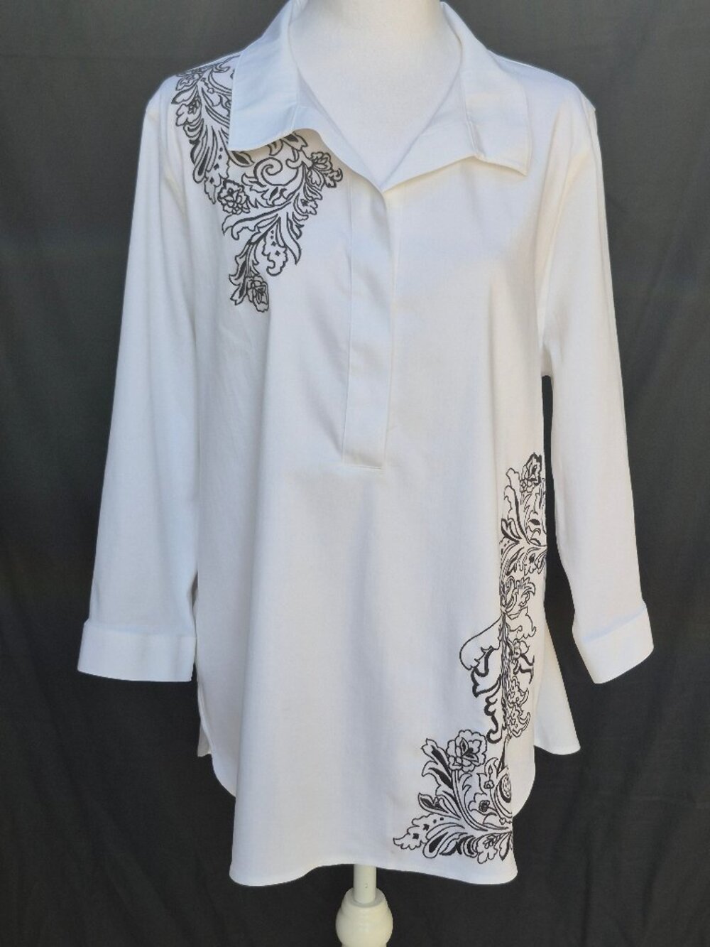 CHICO'S  NO IRON Floral COTTON Blend Embroidery Women's Tunic Top Size 2 (L)